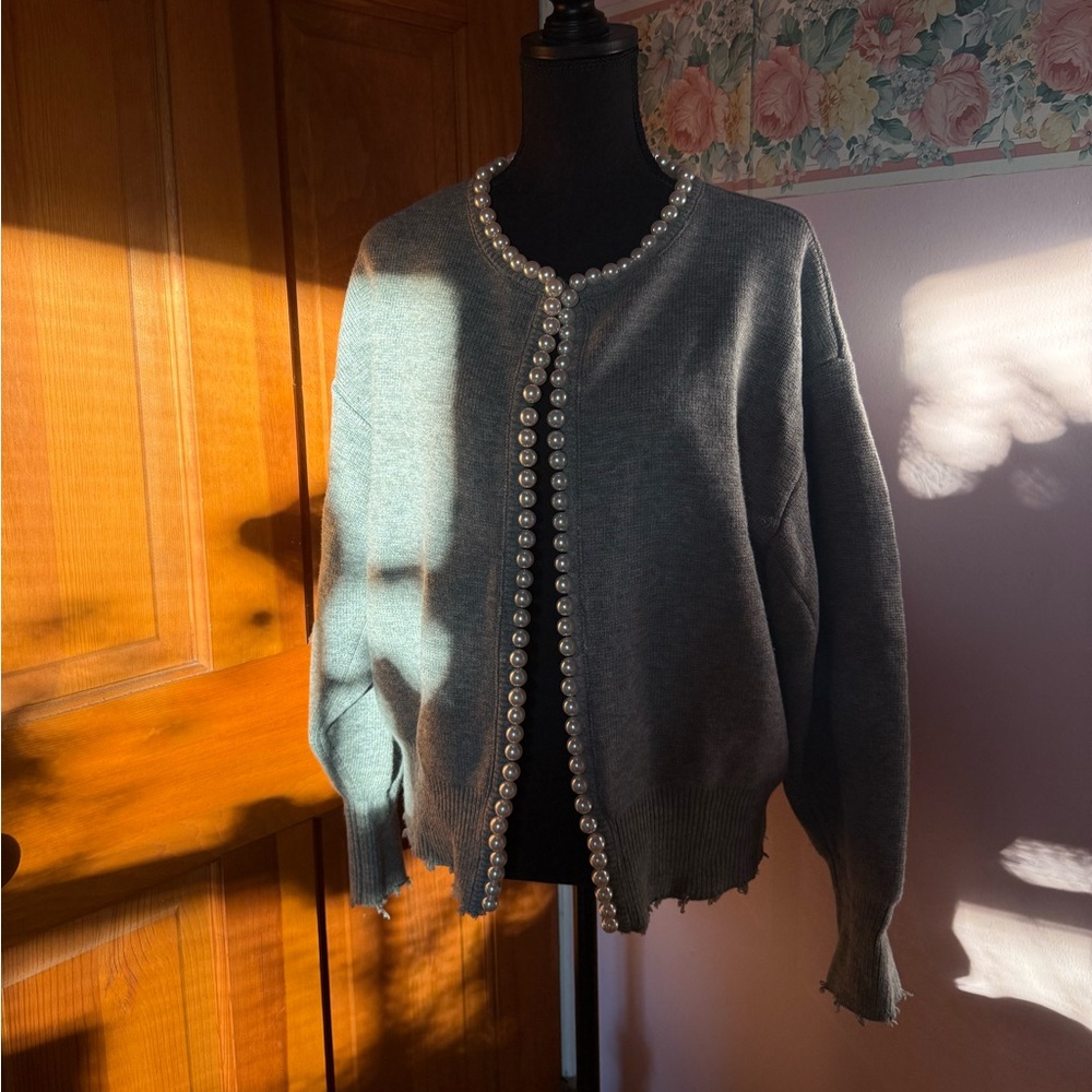 Commense Pearl Trim Ripped Hem Cardigan - Picture 3 of 16